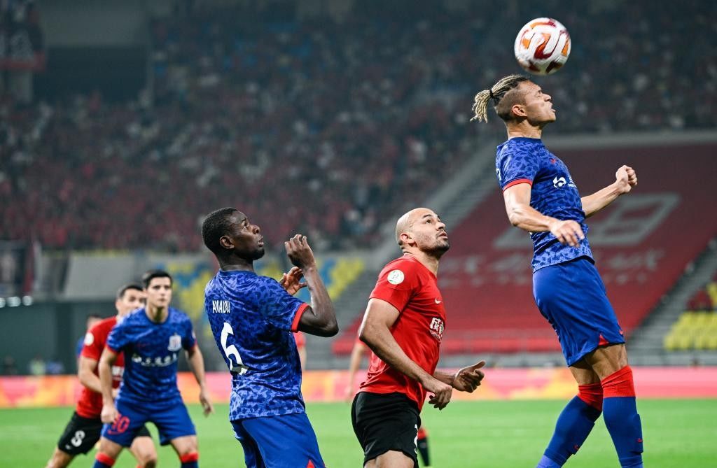 Shanghai Shenhua vs Zhejiang Professional.jpg